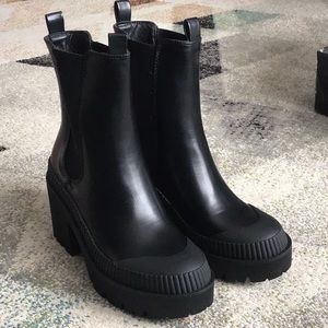 Platform Chelsea boots